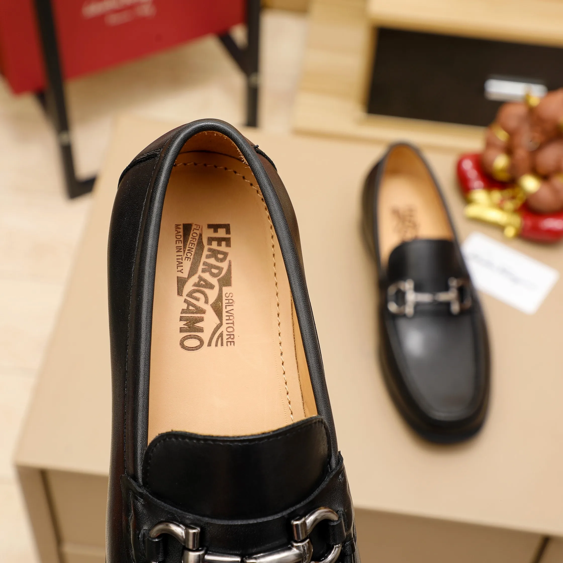 Men's clothing and shoes 💰460 🔥Ferragamo's new men's casual slip-on shoes🇨🇳Official website original 1:1 mold opening, original quality💯Fine workmanship, high-end luxury☘The upper is made of imported Italian first-layer cowhide🌴Luxury🐂leather lining🍓Rubber wear-resistant and non-slip outsole, breathable and comfortable to wear🍍The first choice for high-end men, black, size 38-45